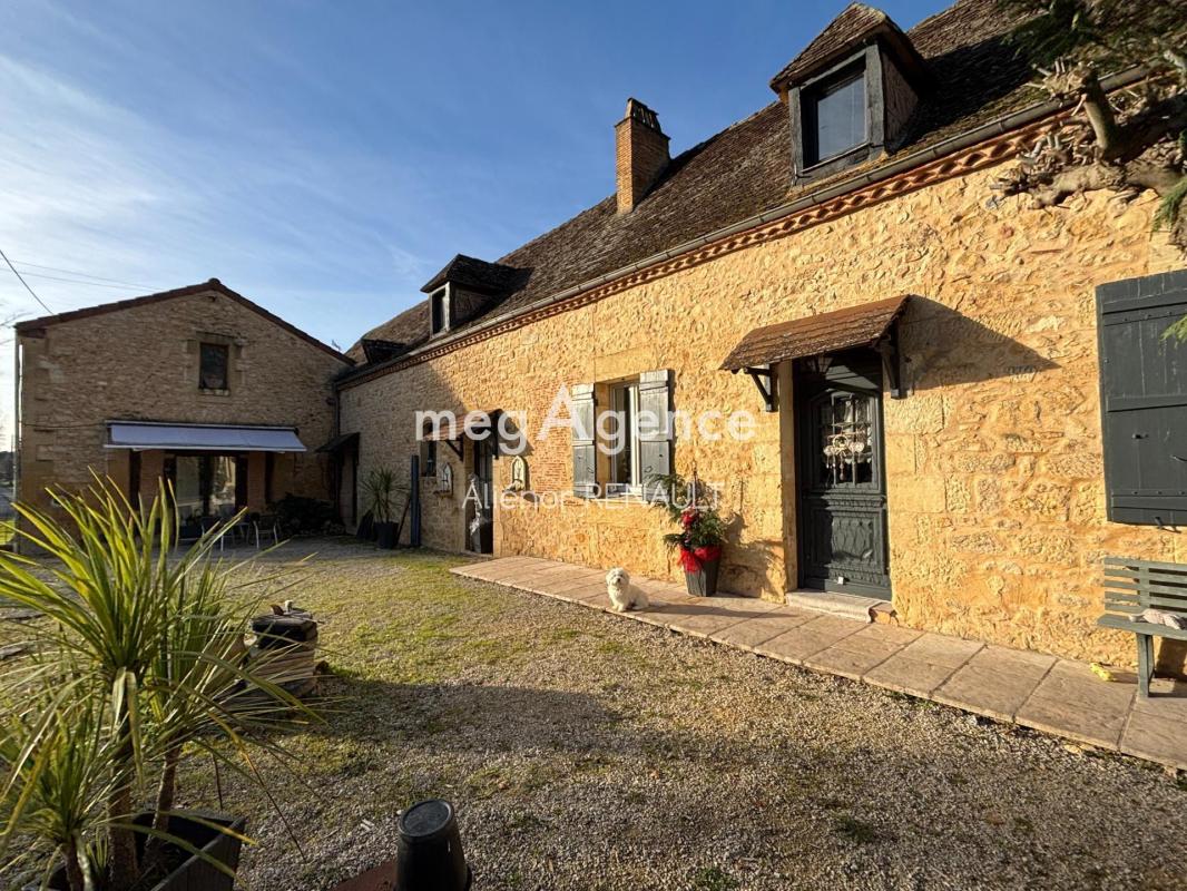 Maison 7 pièces - 200m² avec gîte et grange - Photo 2