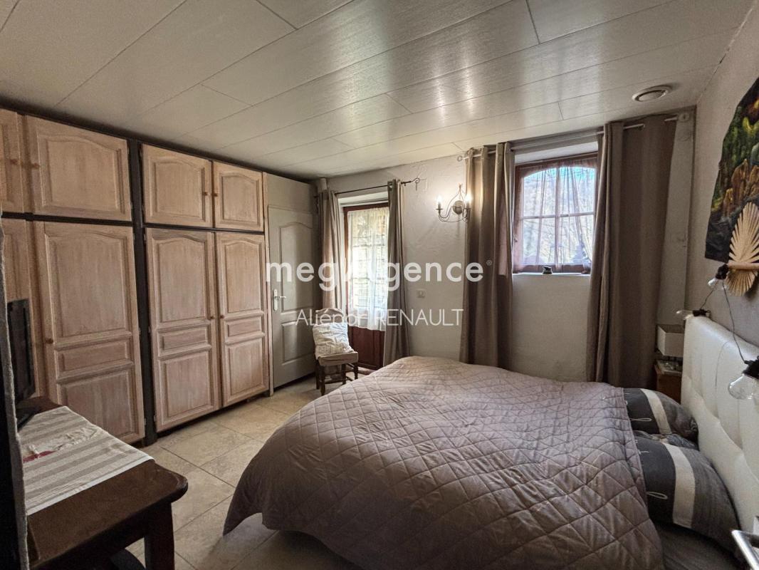 Maison 7 pièces - 200m² avec gîte et grange - Photo 4