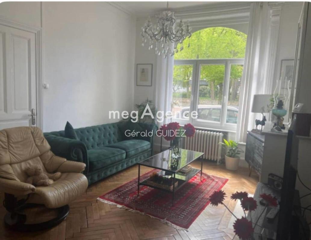 A DOUAI, Magnifique maison d'architecte de 230 m2 habitables avec 6 chambres proche centre et gare, classée B, avec beau jardin et garage - Photo 3