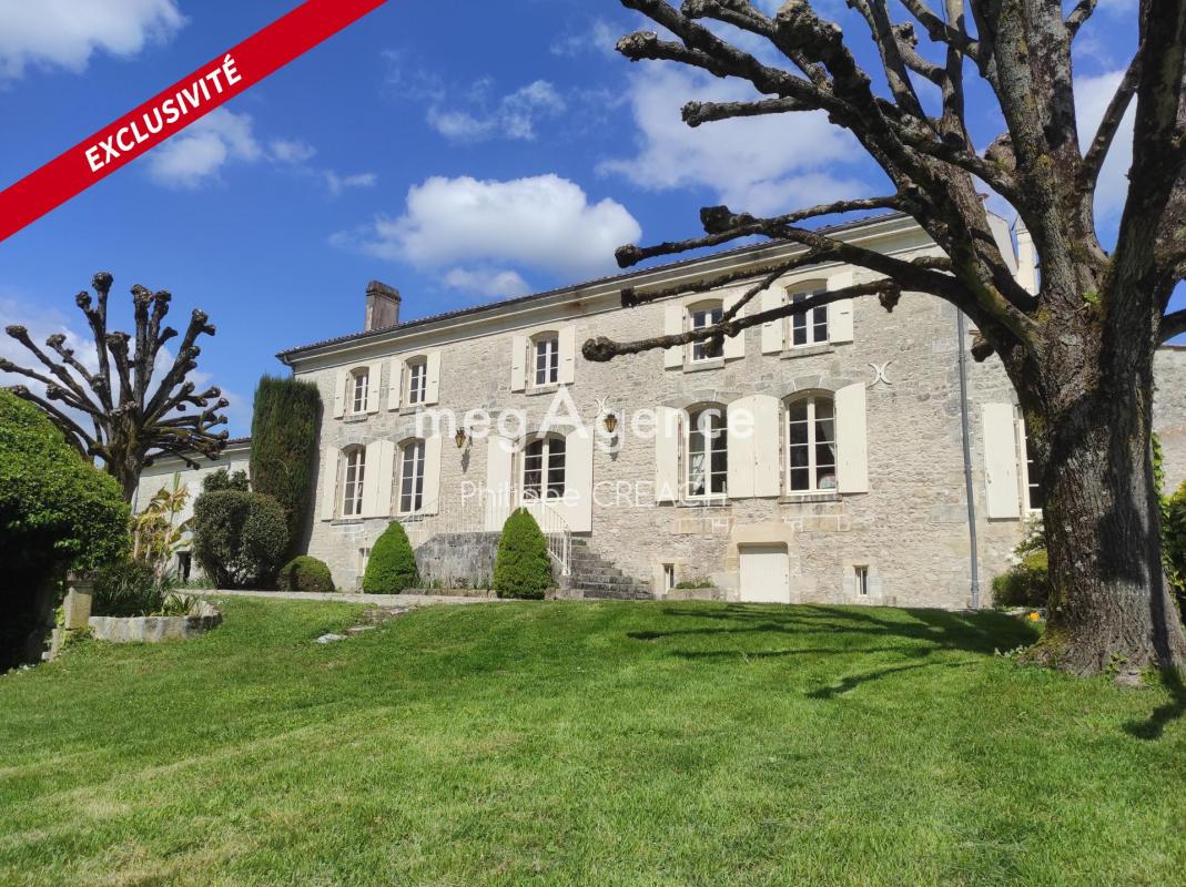 Maison à vendre, 10 pièces, 410 m², Saint Jean D Angely