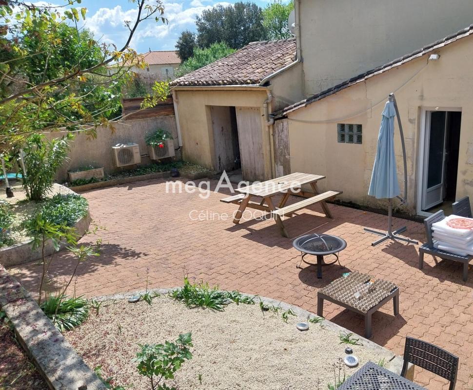 A vendre 2 maisons mitoyennes+ garage + terrain 3 310 m² – Jonzac centre - Photo 2