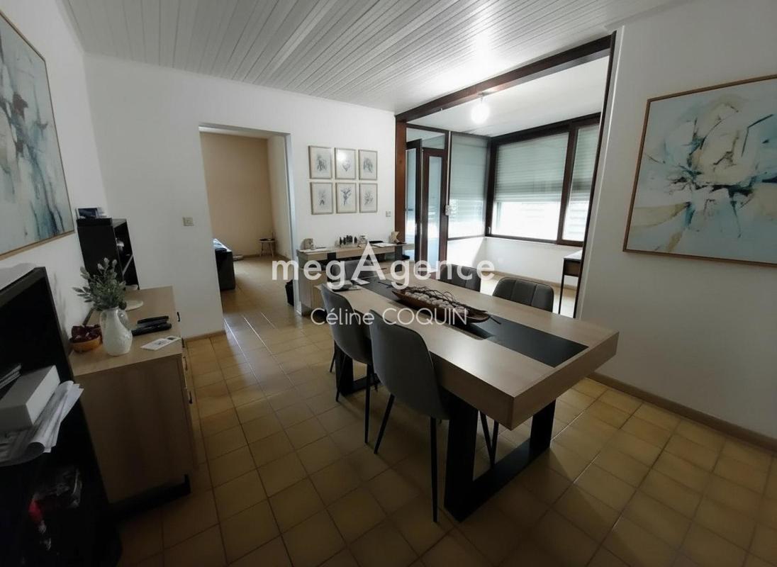 A vendre 2 maisons mitoyennes+ garage + terrain 3 310 m² – Jonzac centre - Photo 3