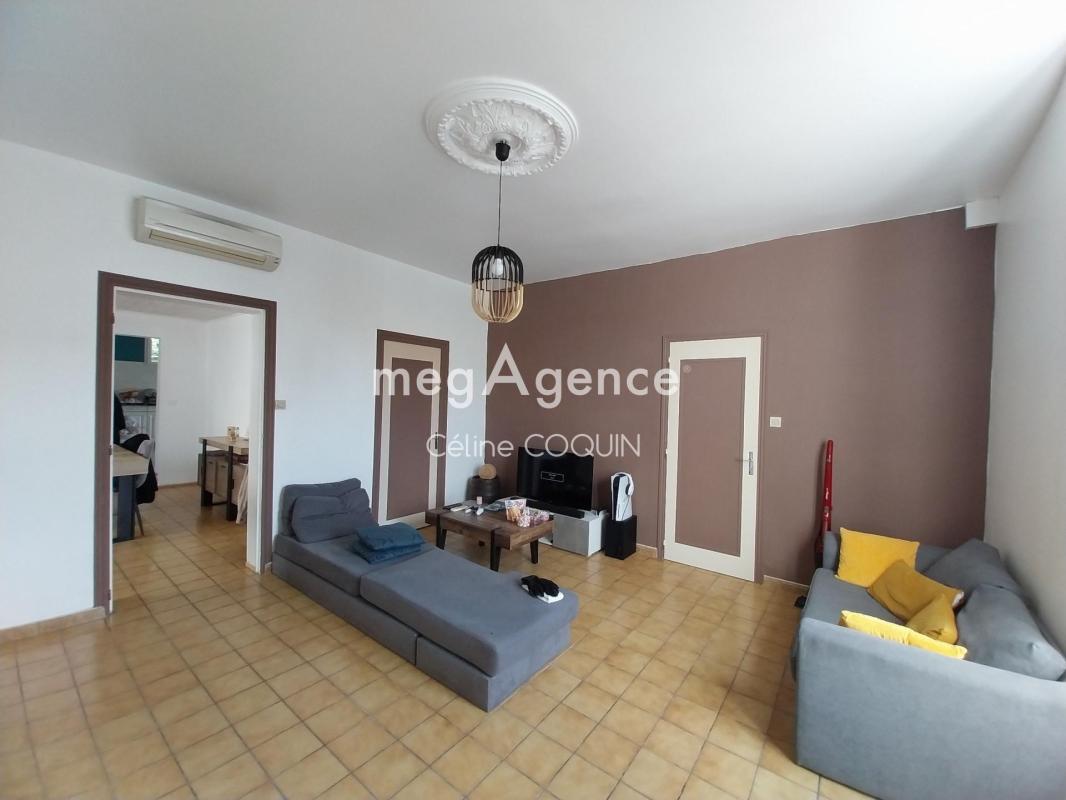 A vendre 2 maisons mitoyennes+ garage + terrain 3 310 m² – Jonzac centre - Photo 4