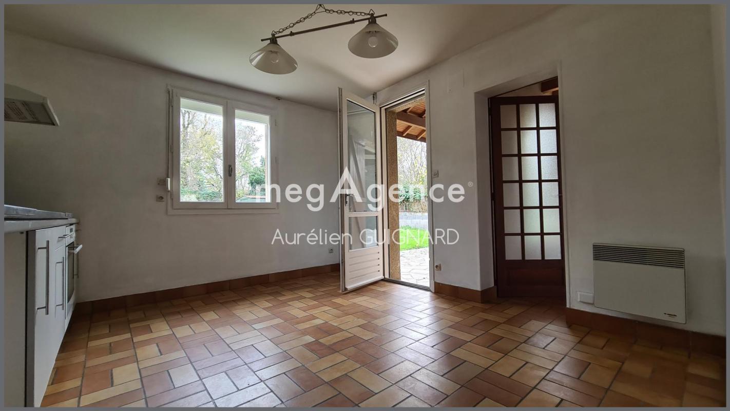 4 Chambres, bel espace en pelouse clos et arboré avec garage - Photo 5