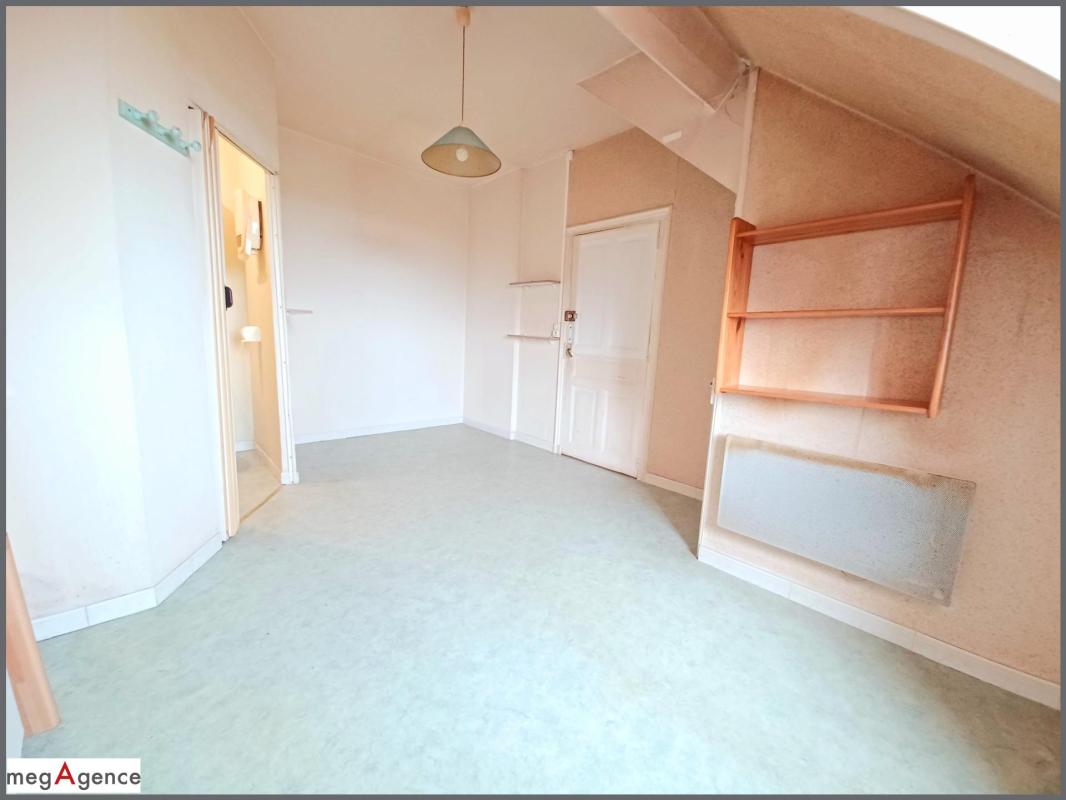 Appartement Studio dans bâtiment de caractère. Idéal investisseur - Photo 4