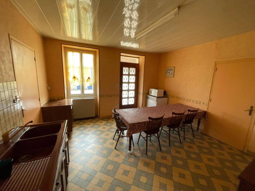 Corps de ferme avec maison d'habitation, terrain - Photo 4