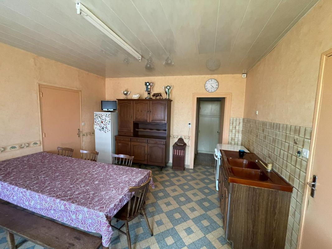 Corps de ferme avec maison d'habitation, terrain - Photo 5