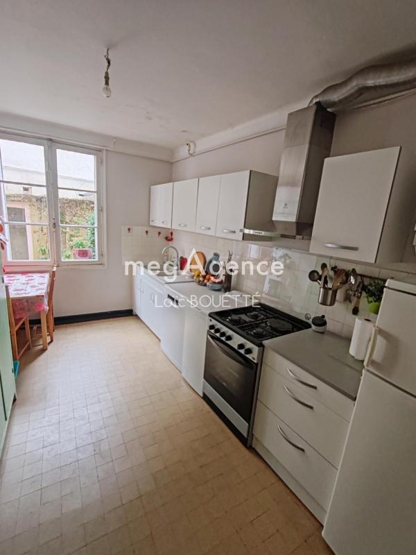 Place HOCHE, appartement type 3, 70 m², cave et grenier - Photo 2
