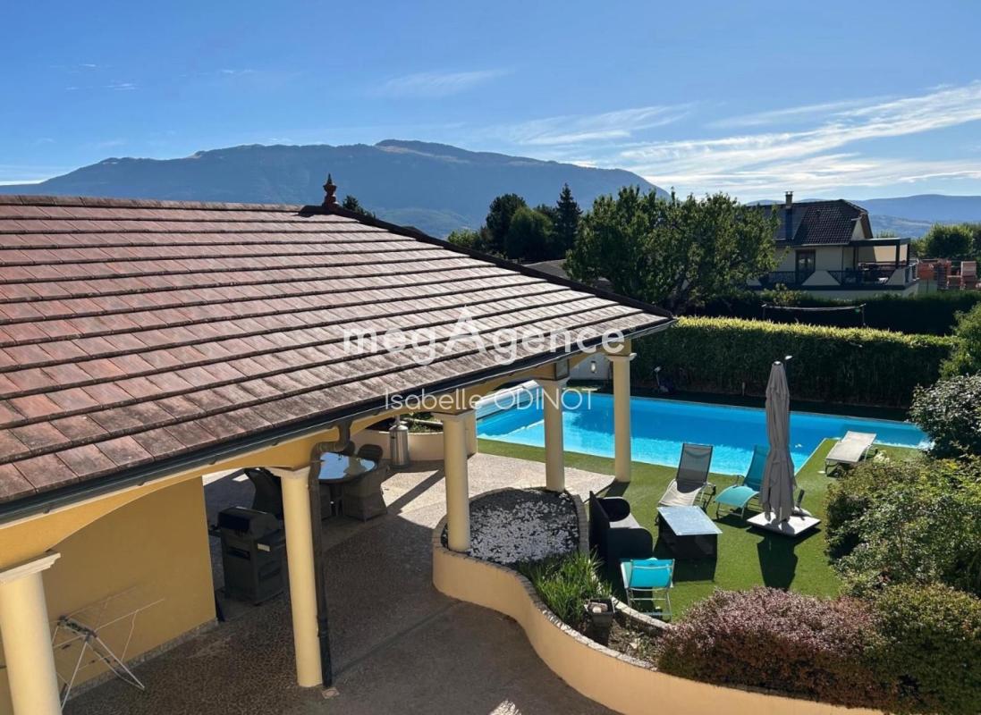 Dans le quartier de Vouvray belle maison avec picine  à 30 minutes de Genève - Photo 3