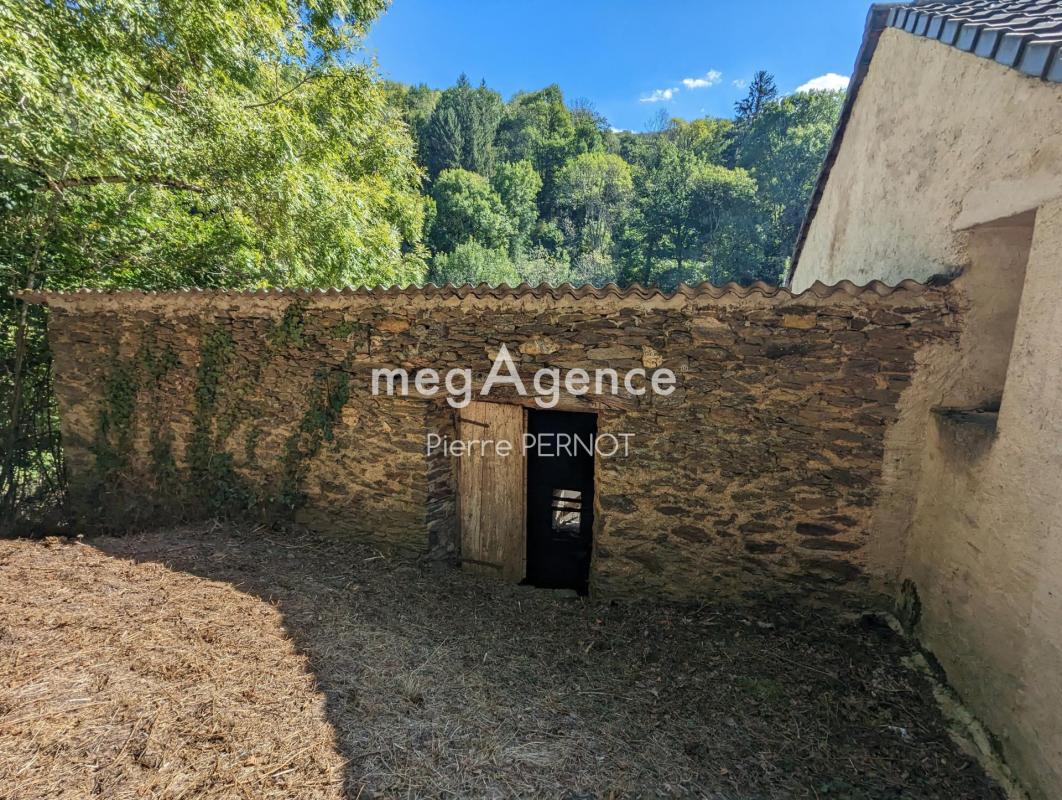 Belle grange en pierre à aménager avec jardin - Photo 2