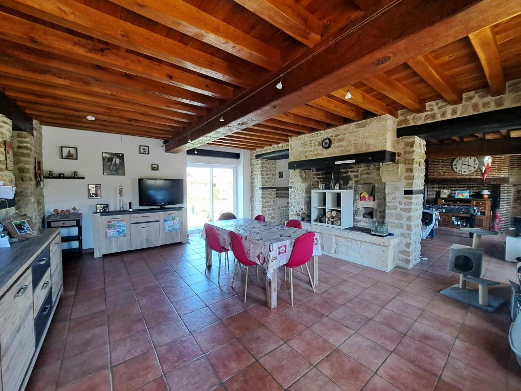 Longère rénovée, 5 chambres, jardin, dépendances - Photo 3