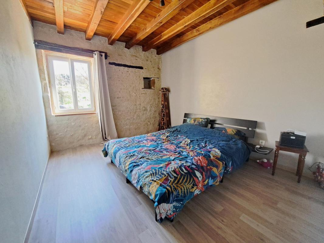 Longère rénovée, 5 chambres, jardin, dépendances - Photo 5