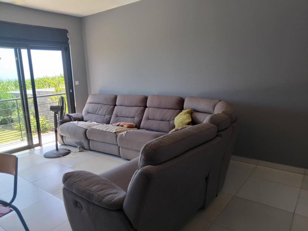 Dans la commune de Sainte-Marie, villa récente de 135 m 2 habitables, type T5, 4 chambres, sur deux niveaux sur une parcelle de plus de 410 m 2, vue mer - Photo 4