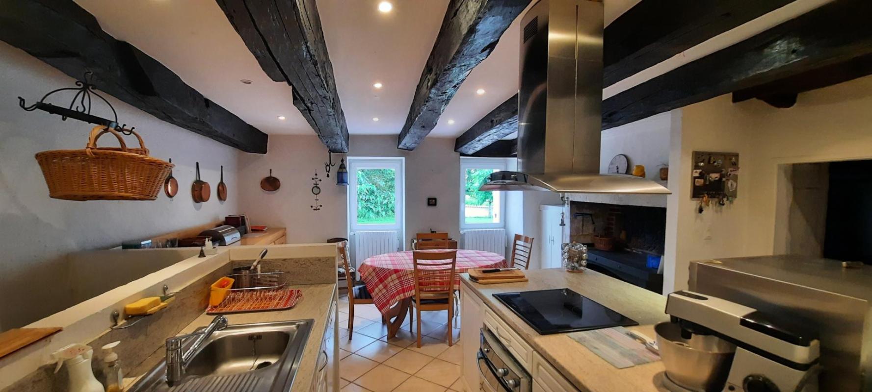 Maison en pierre 4 pièces de 150 m2 - Photo 2