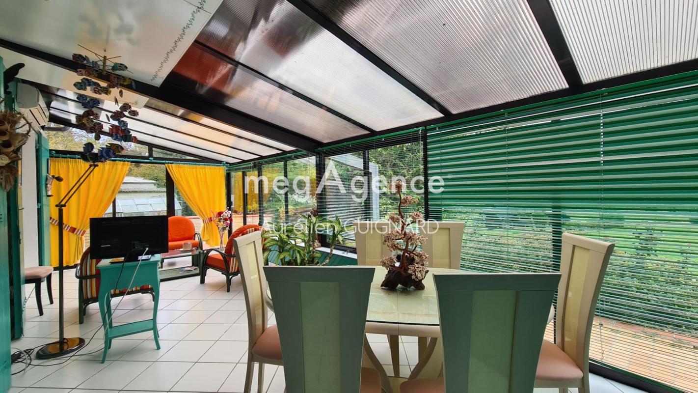 Bel espace en pelouse, plan d'eau, Piscine, Sauna, Spa - Photo 4