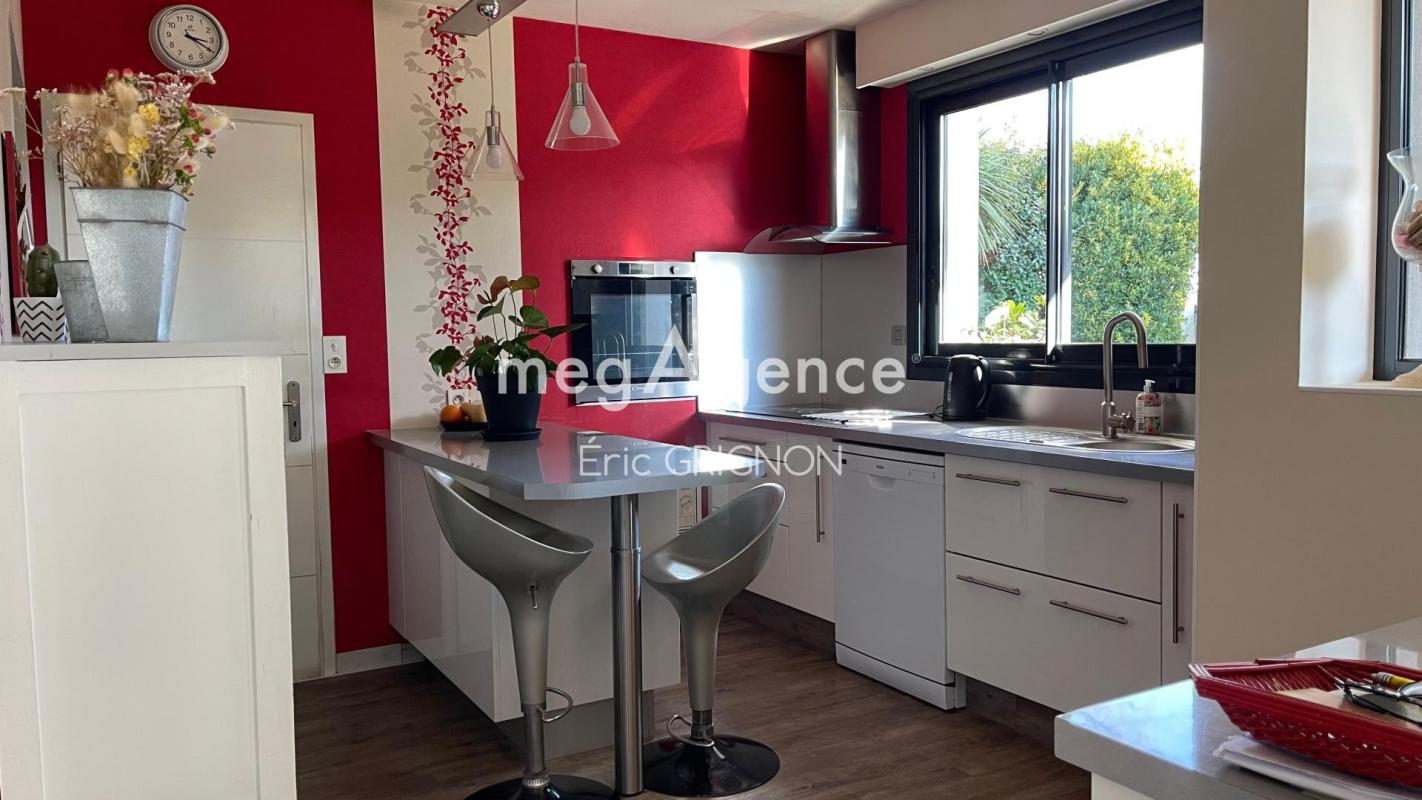 Maison 4 pièces avec piscine et dépendances ! - Photo 3