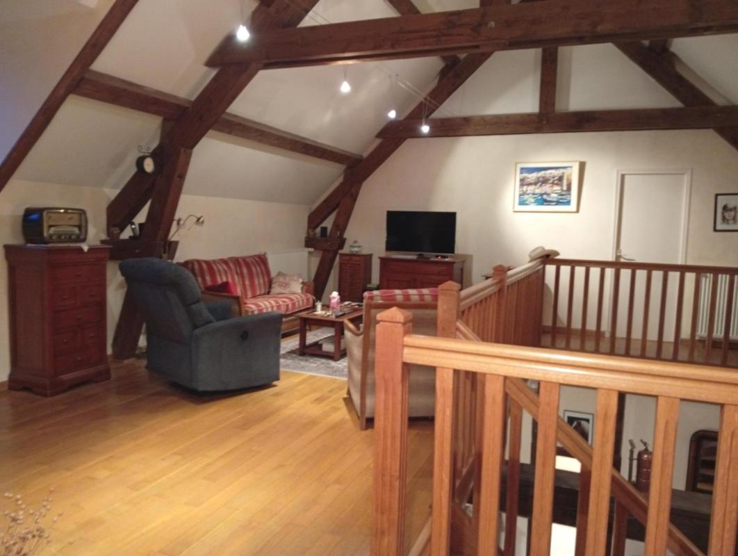 Très jolie corps de ferme rénové sur terrain de 15054 M² avec grange dépendances et maison habitable sur 138m² - Photo 5