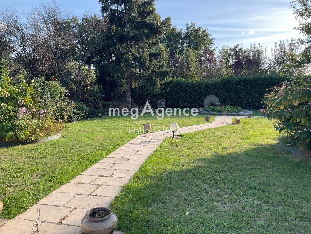 Maison avec piscine et quatre chambres - Photo 2