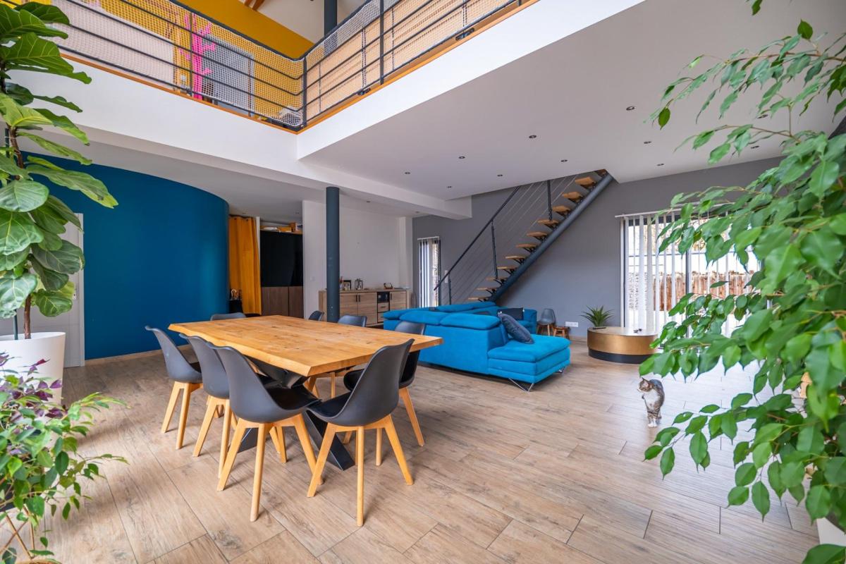 MAISON COMTEMPORAINE 206m²- PISCINE - DOUBLE GARAGE - JARDIN - Photo 3