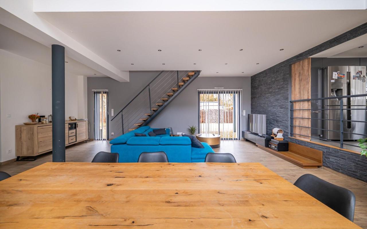 MAISON COMTEMPORAINE 206m²- PISCINE - DOUBLE GARAGE - JARDIN - Photo 4
