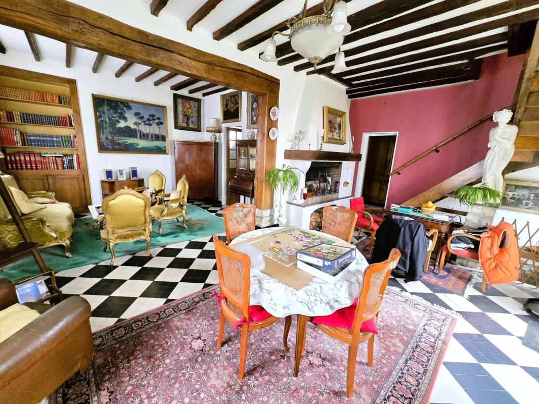 Maison de 7 pièces de 236m² - Photo 2