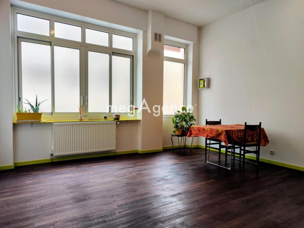 Charpennes / Lyon 6 limite - Grand T2 lumineux avec 2 caves style loft - Photo 2