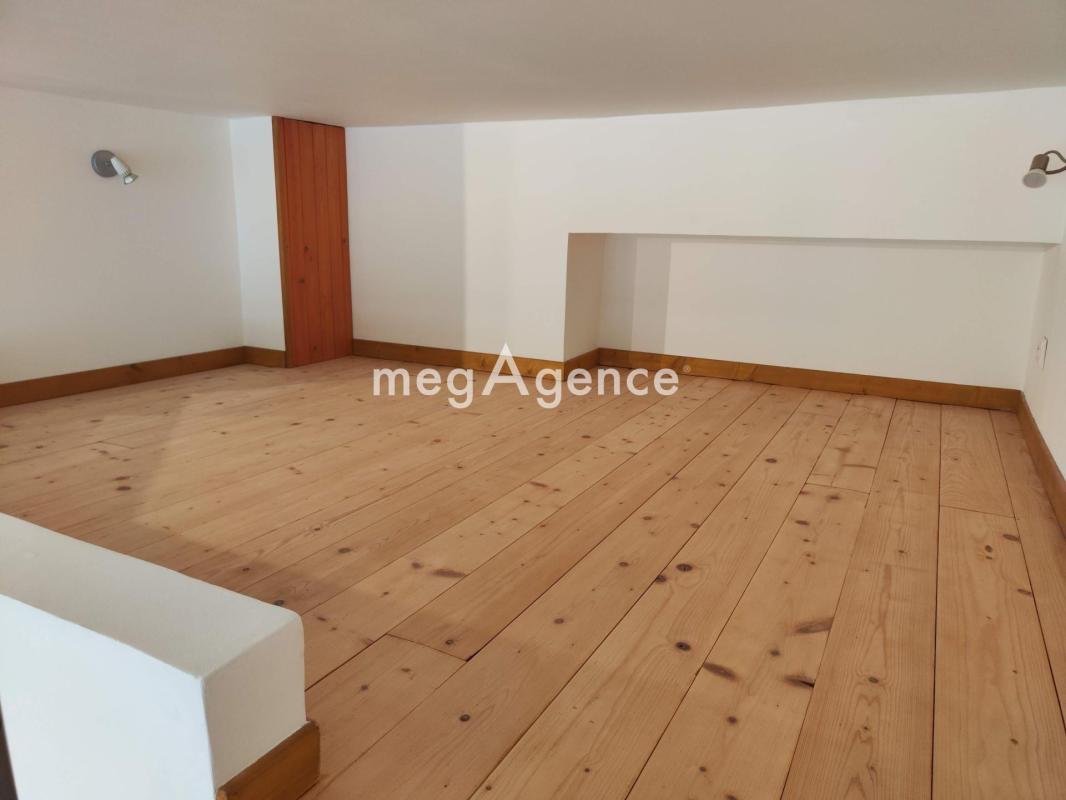 Charpennes / Lyon 6 limite - Grand T2 lumineux avec 2 caves style loft - Photo 4