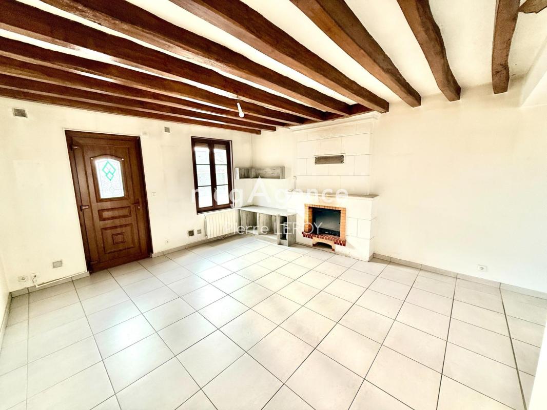 Maison avec jardin et Dépendances sur la commune de VERNANTES - Photo 3