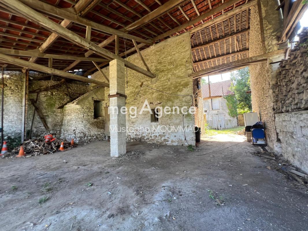 Maison en pierre avec du cachet avec beau terrain de 1712 m2 - Photo 2