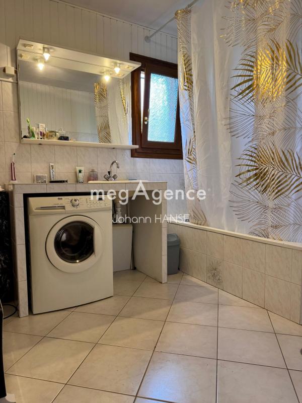 T4 de 80 m² dans villa – Jardin, terrasse et piscine à rénover - Photo 5