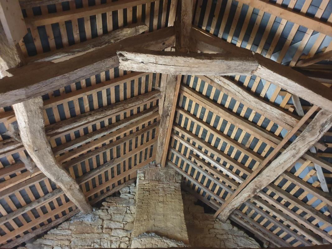 Bâtiment en pierre à rénover - Photo 2