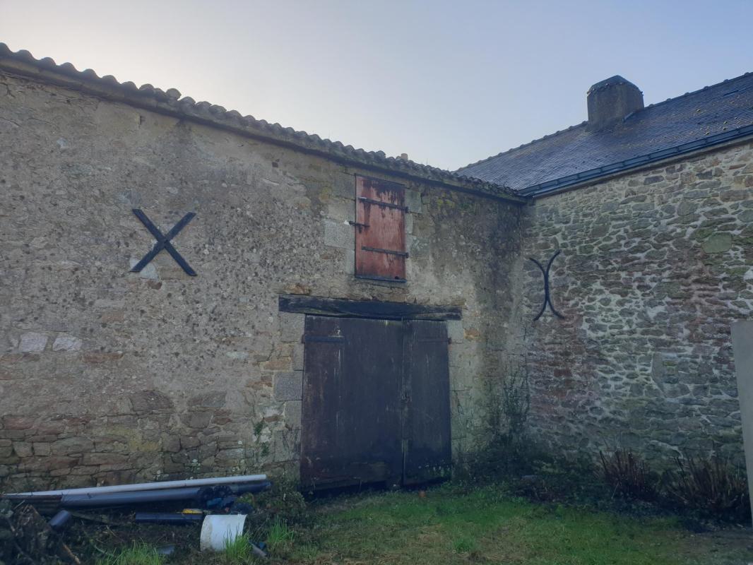 Bâtiment en pierre à rénover - Photo 4