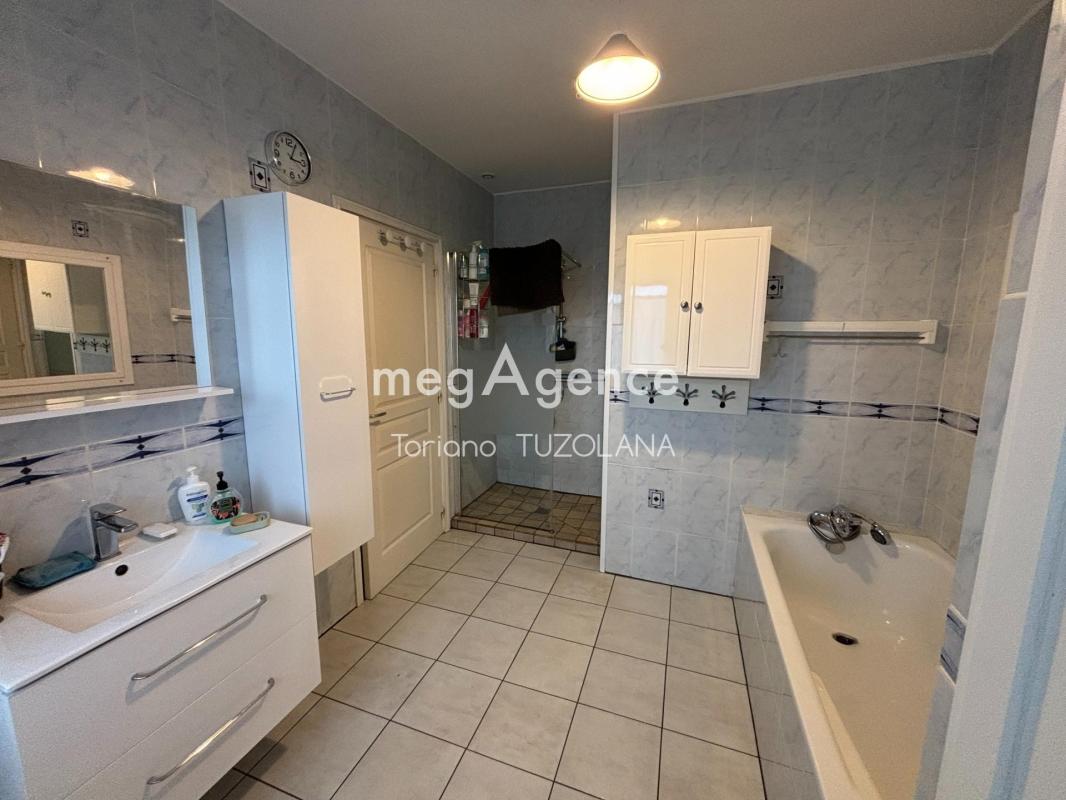 maison d'habitation + 2 chambres d'hôtes + 2 gites - Photo 5