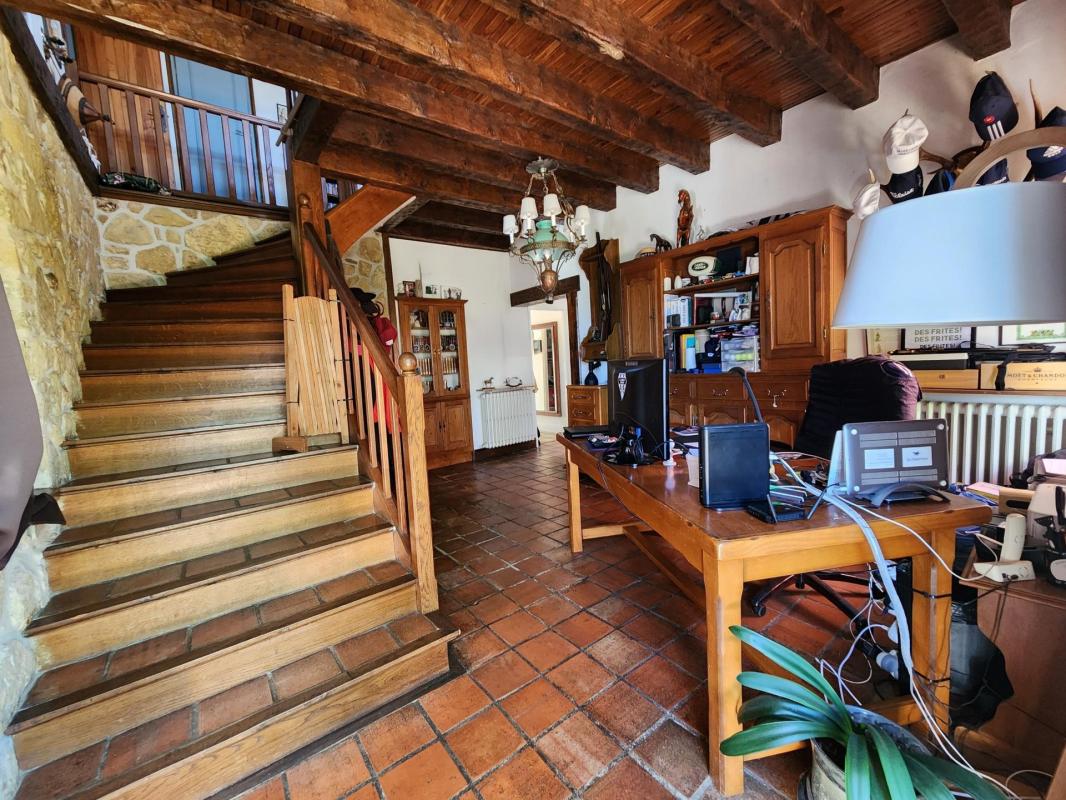 Maison 5 pièces de 156 m2 avec piscine - Photo 4