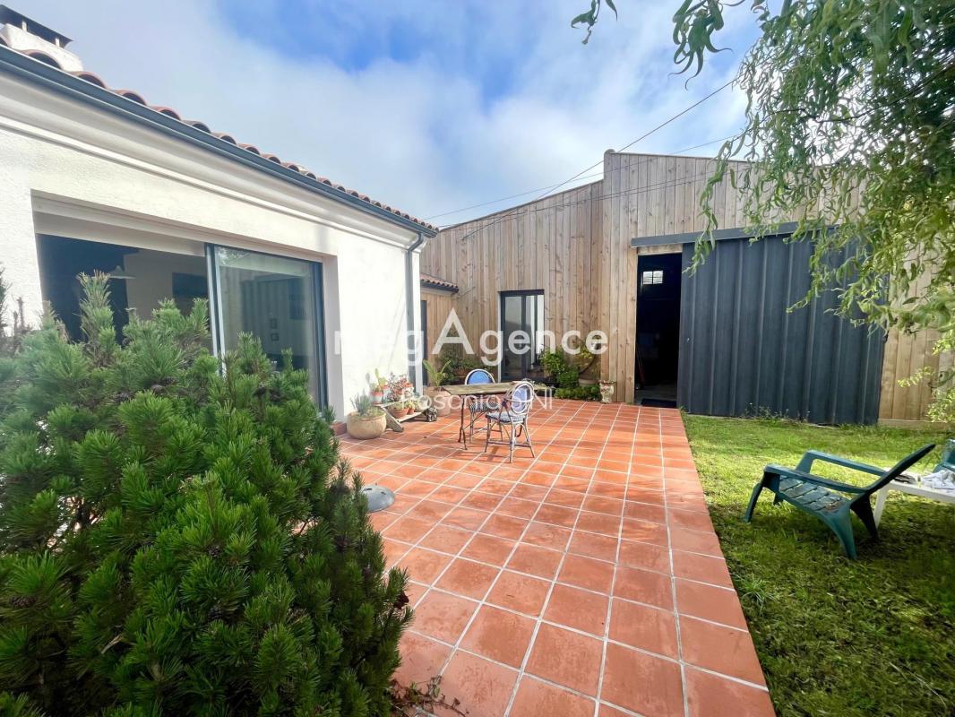 Maison de plain-pied avec étang et grand atelier - Photo 2