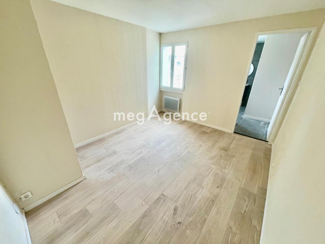 APPARTEMENT DERNIER ÉTAGE + COMBLES - Photo 5