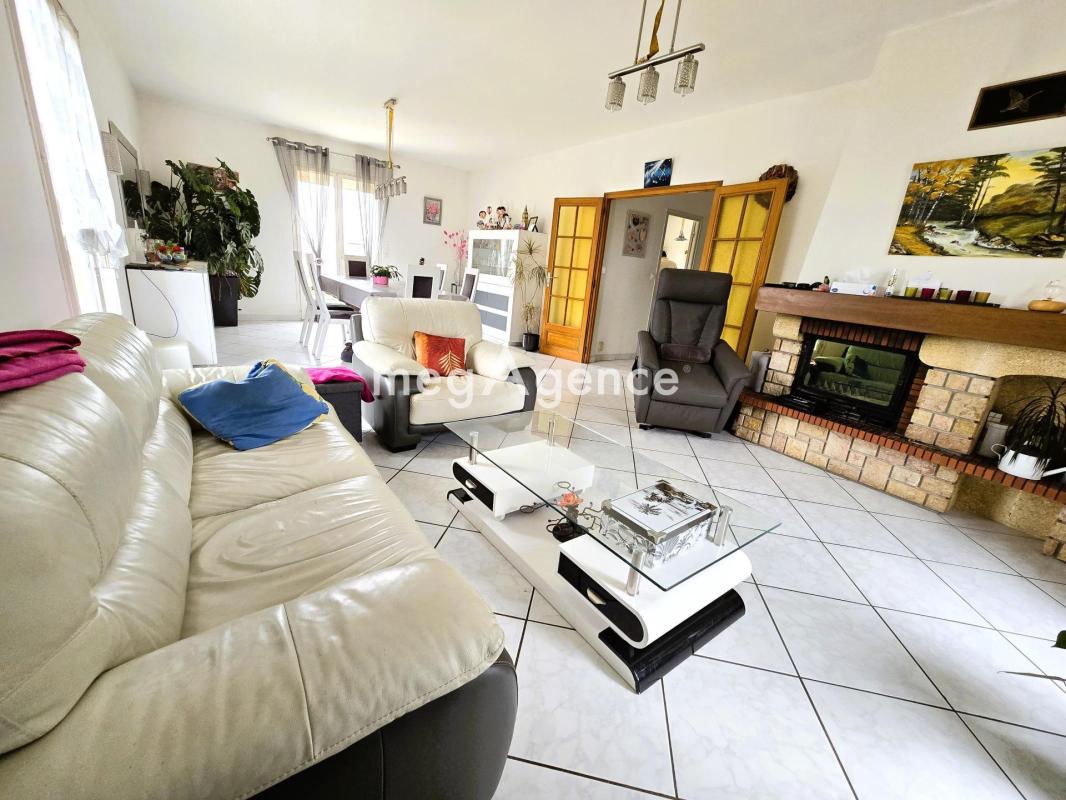 Maison de 7 pièces de 194m² - Photo 4