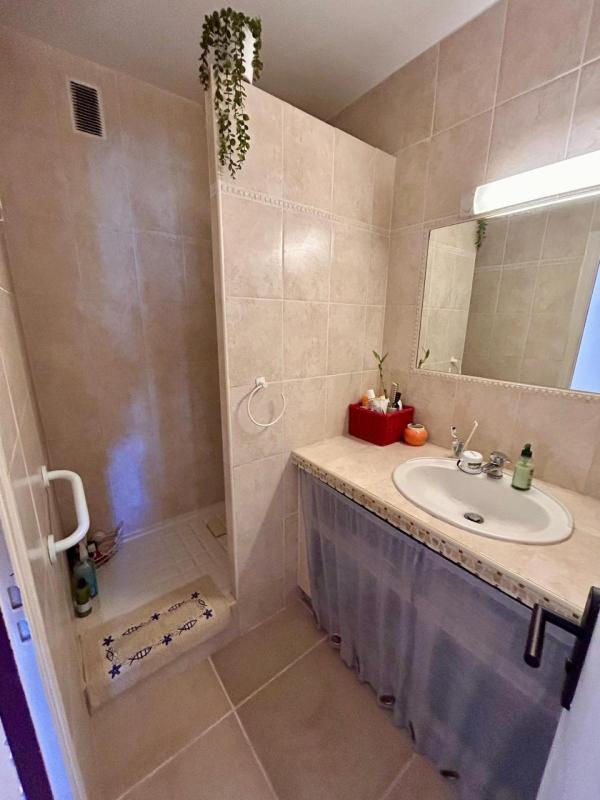 A VENDRE : T3 67m2 traversant - FREJUS - Photo 3