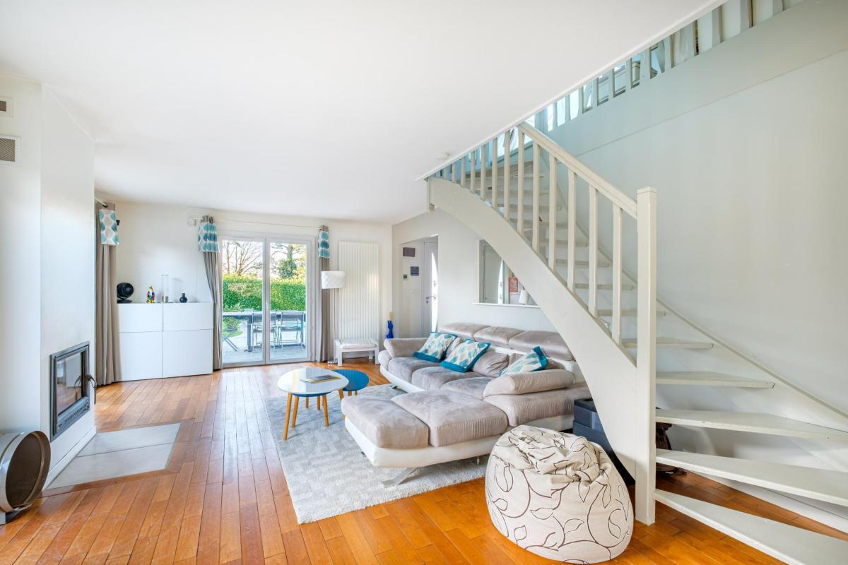 Maison 5 chambres avec piscine cœur de village - Photo 3
