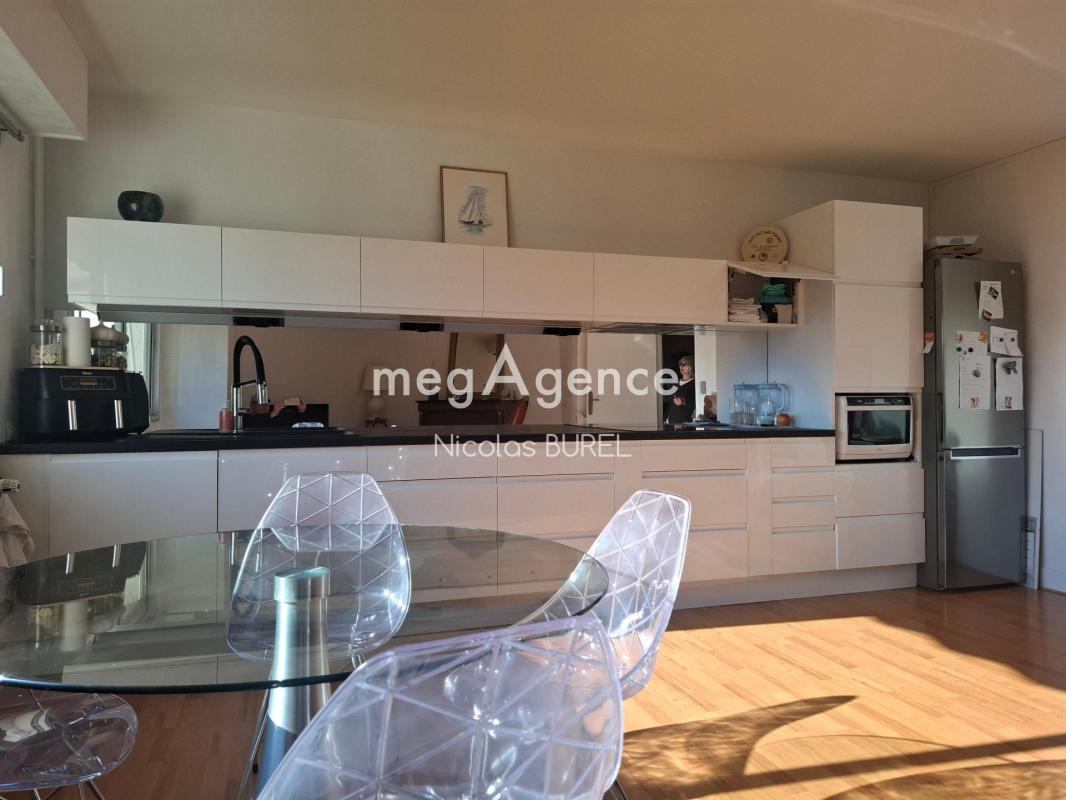 Centre-ville de Laval, rive gauche, appartement 2 chambres - Photo 2