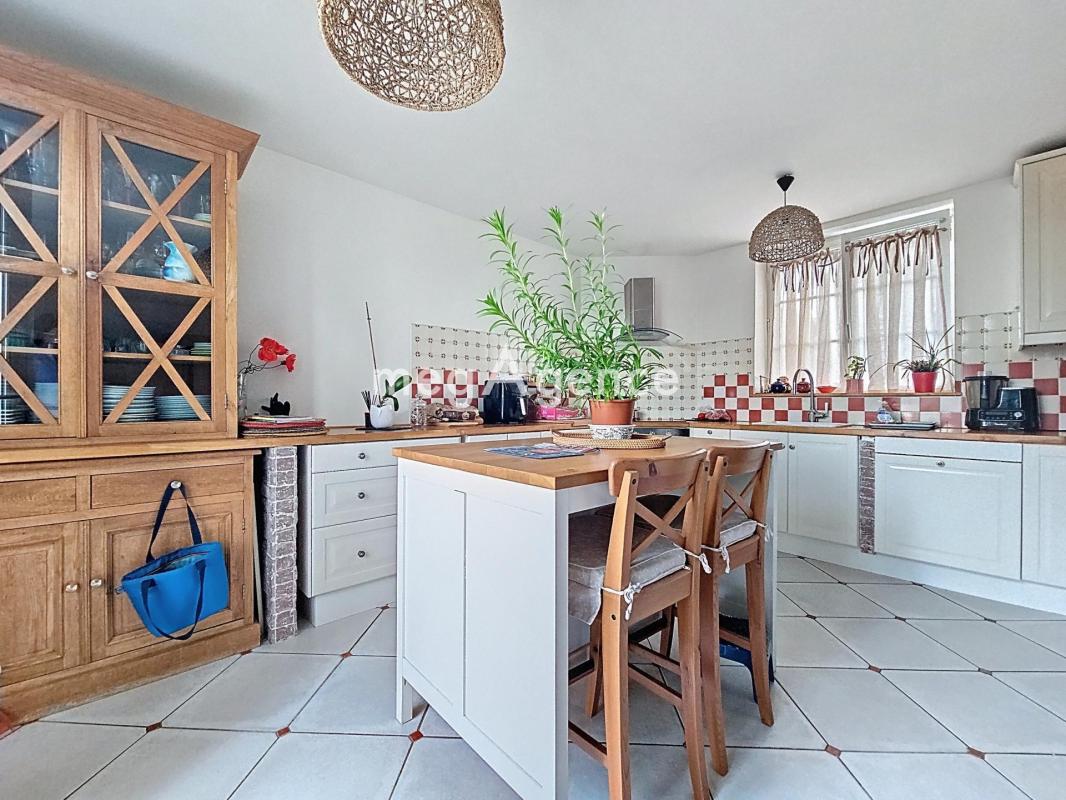MAISON FAMILIALE EN PIERRES 4 CHAMBRES – 146 m² - Photo 5