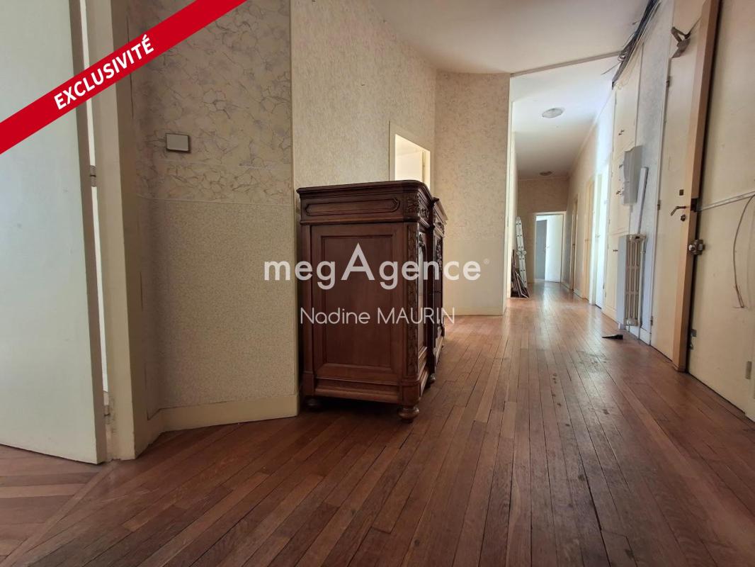 Blois Place Louis XII appartement de 192 m². A rénover - Photo 2