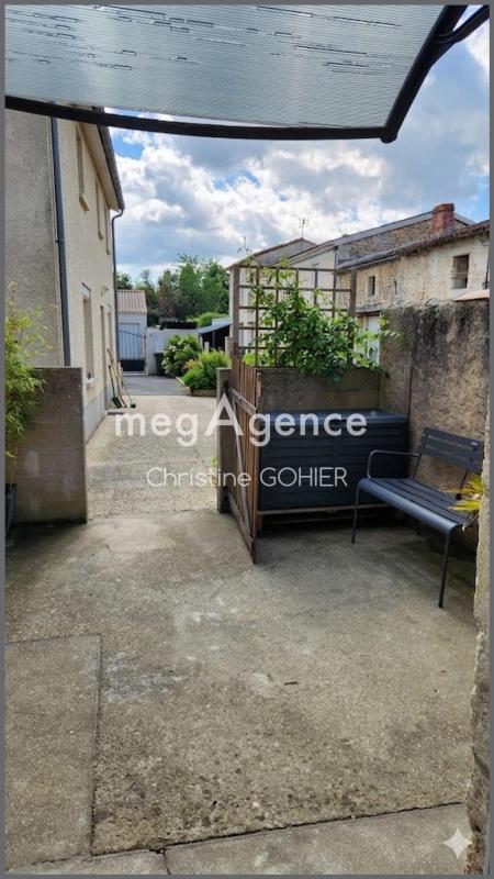 Maison de ville en pierre - Charme et Modernité au coeur de Pisany - Photo 2