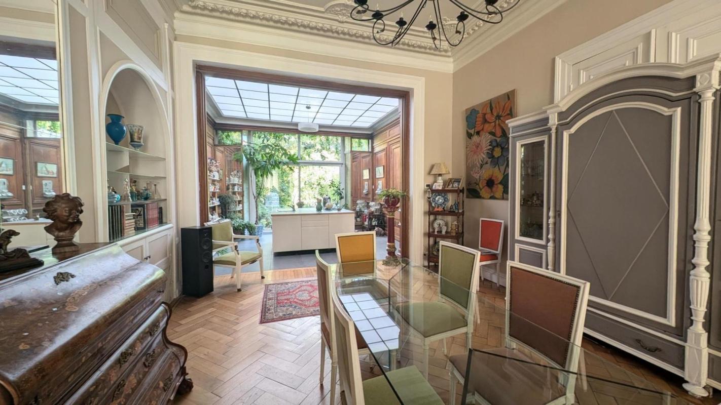 Maison centre ville avec cachet, très bon état technique, 6 chambres + T2 indépendant, jardin, garage - Photo 2