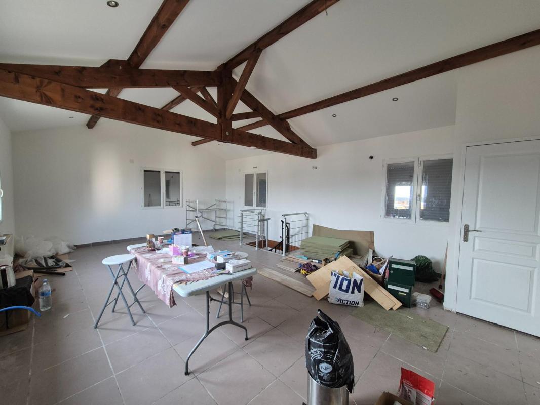 Belle maison de 2009 avec 4 chambres, terrasses et possible dépendance - Photo 5