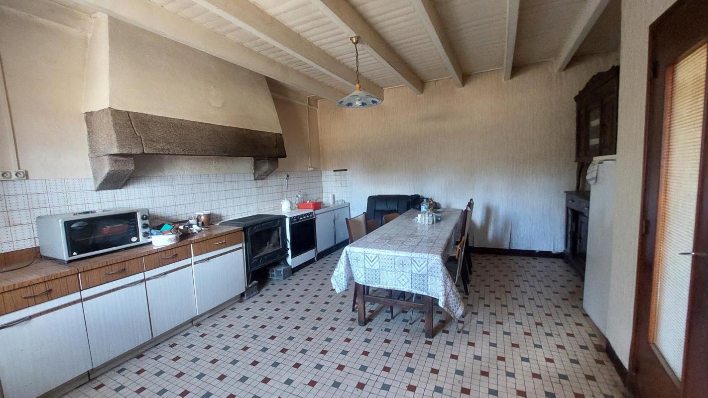 Maison en pierre à rénover - Bois de 4800m² - Photo 2
