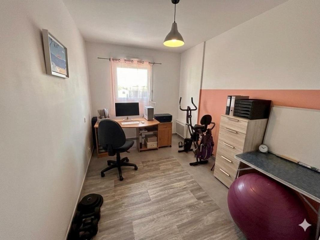 À VENDRE – Appartement T3 58m² avec terrasse, piscine et parking – Roquebrune-sur-Argens 83520 - Photo 3