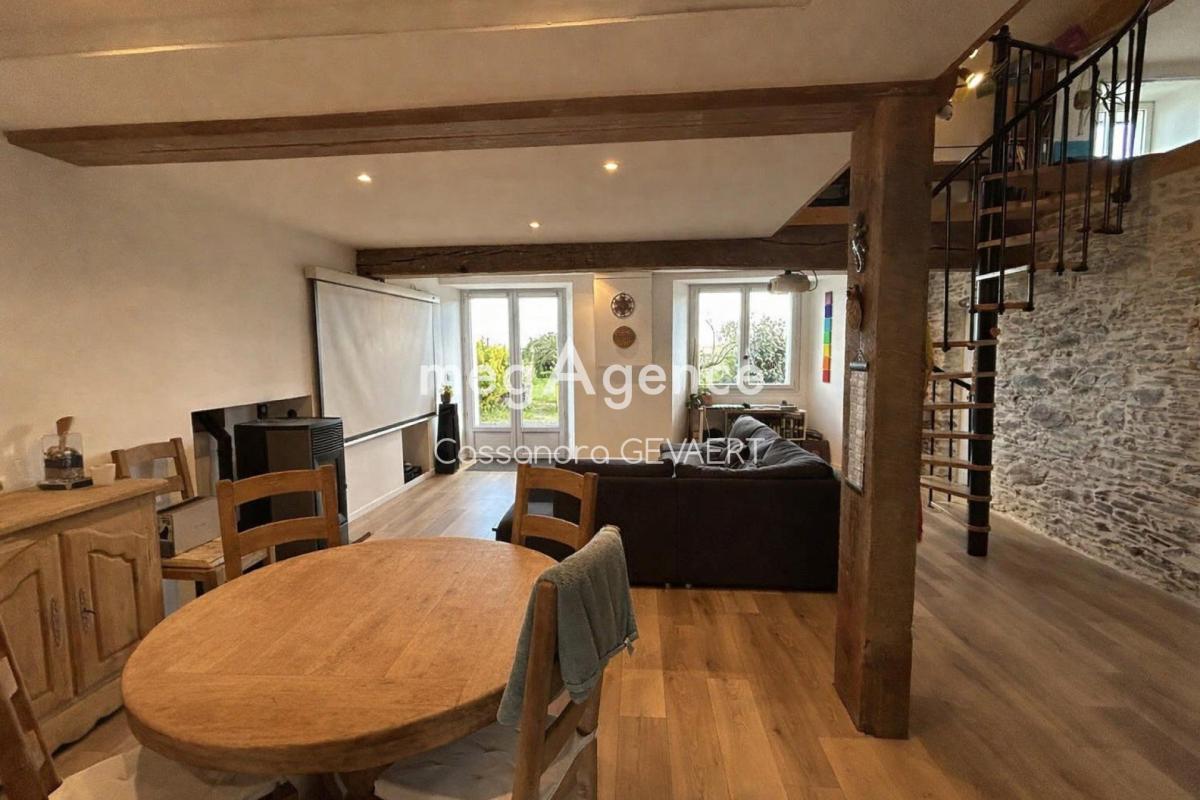 Fermette de 152 m2,dépendance et terrain de 1500m2 - Photo 3
