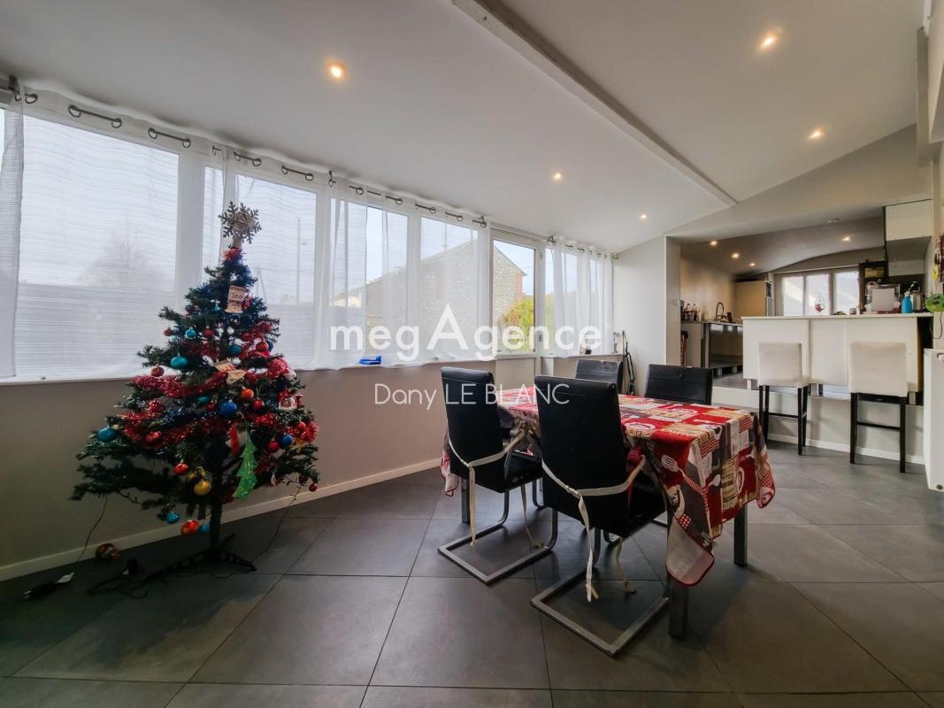 Maison familiale rénovée au cœur de Voves - Photo 3