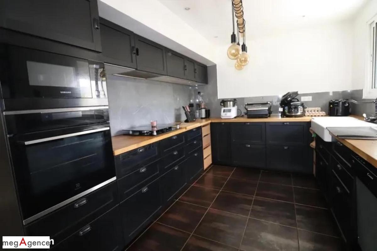Maison familiale 164 m² avec grand sous-sol – La Ricamarie - Photo 3